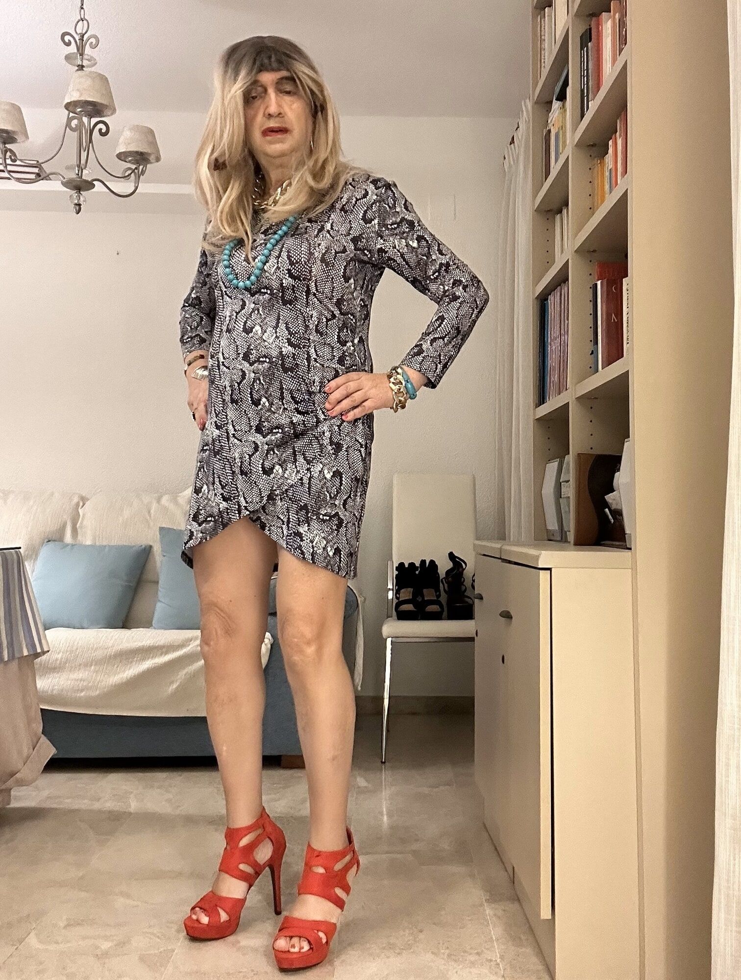 Daniela Monroe Spanish TV, snake dress, red high heels #3