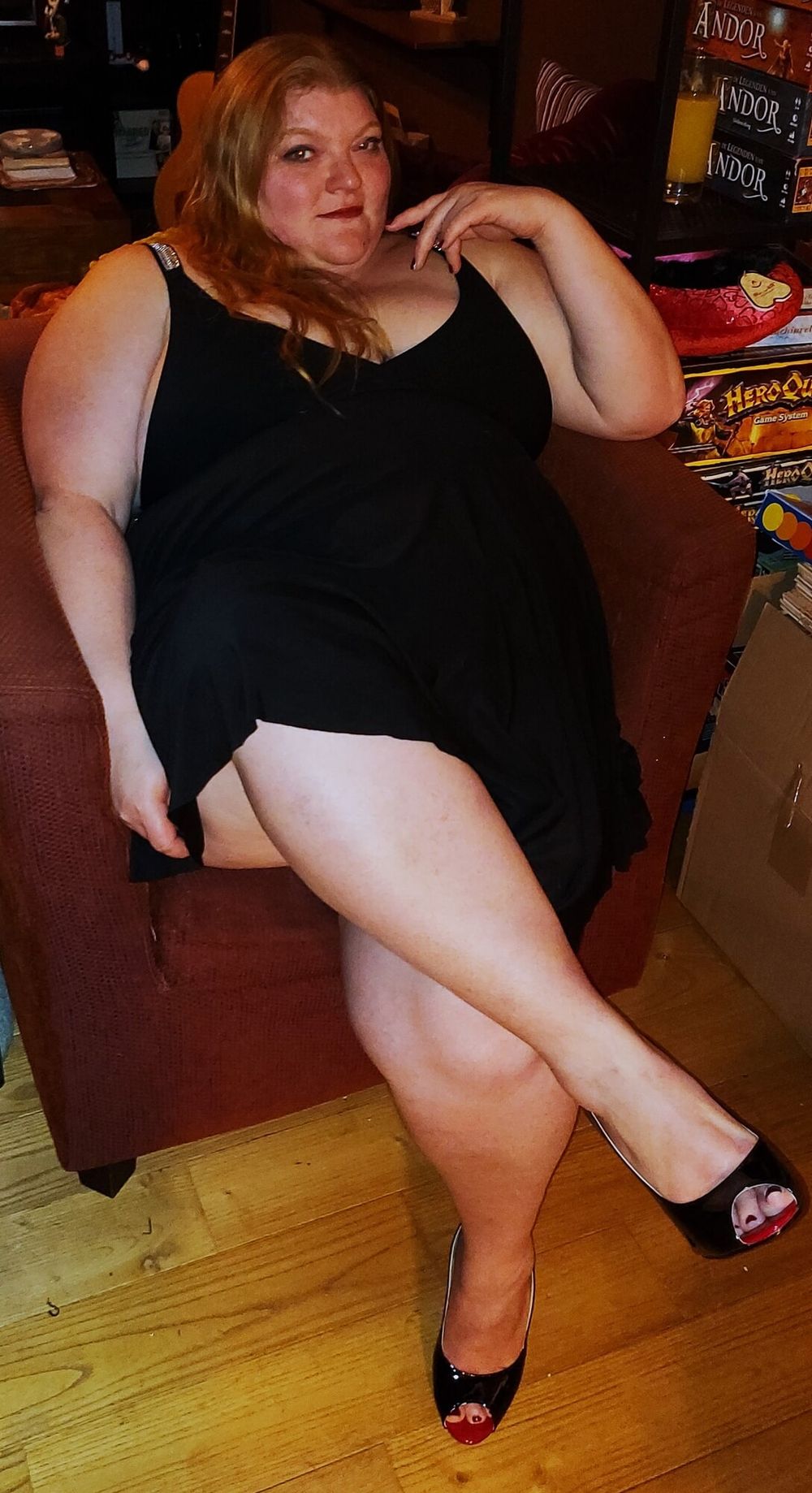 BBW Wife Miss Lizz posing in her new Peeptoe Heels  #5