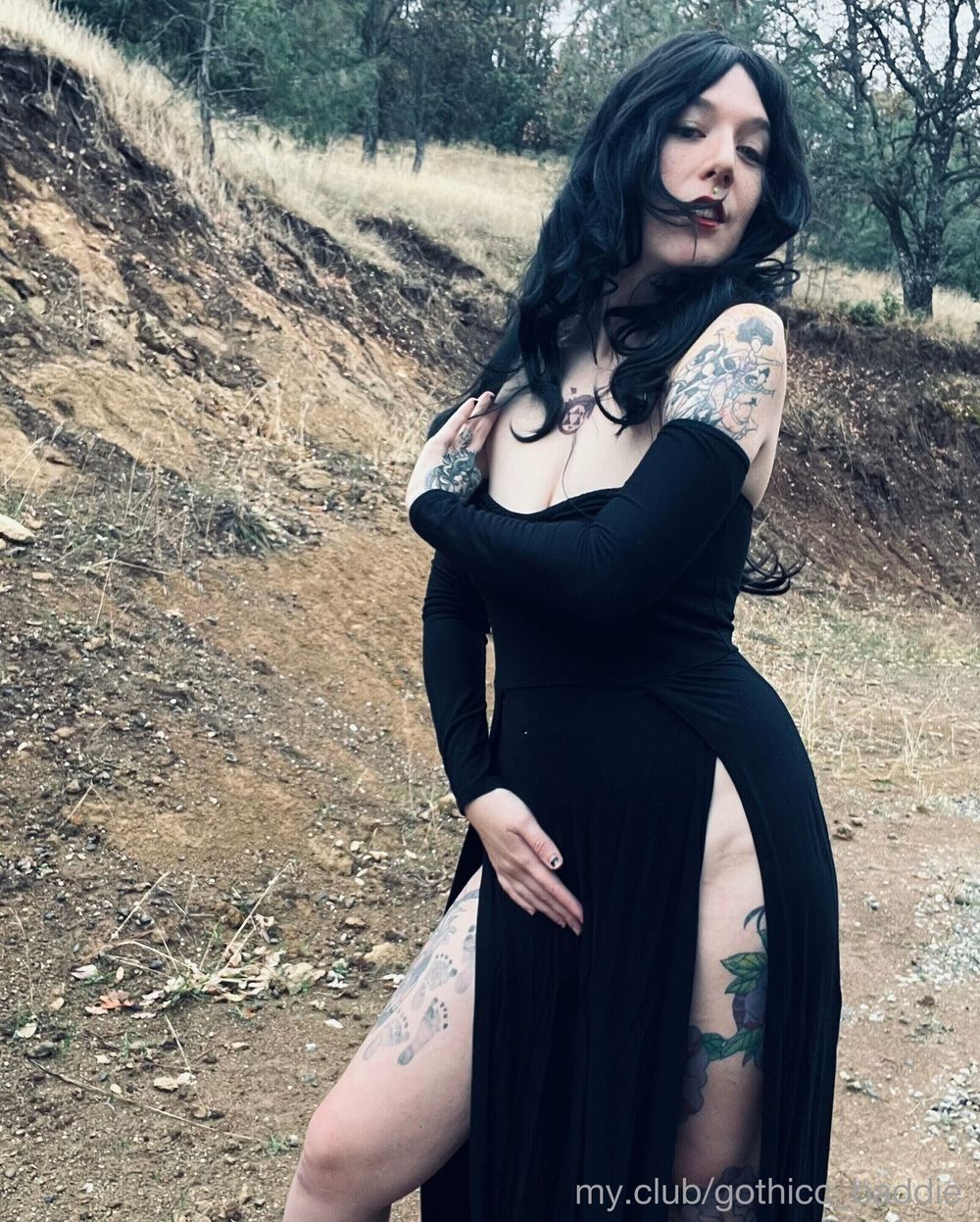 Vampira Nymph Free Photos #12