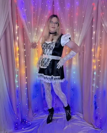 joanie maid in lace         