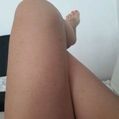 Red nails