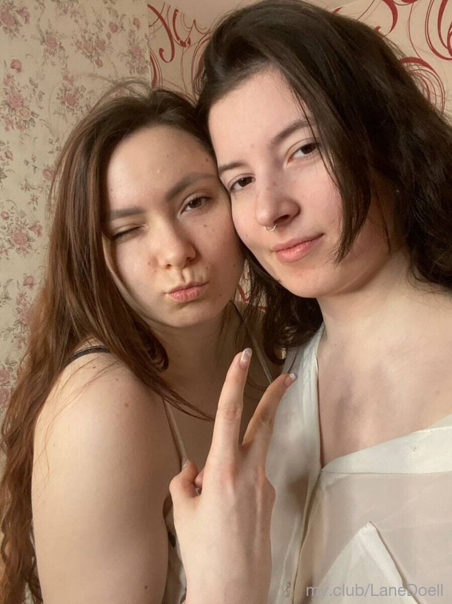 Hild ​​and ​​Blair Free Photos #1