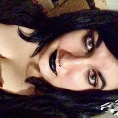 Big titty Goth chick