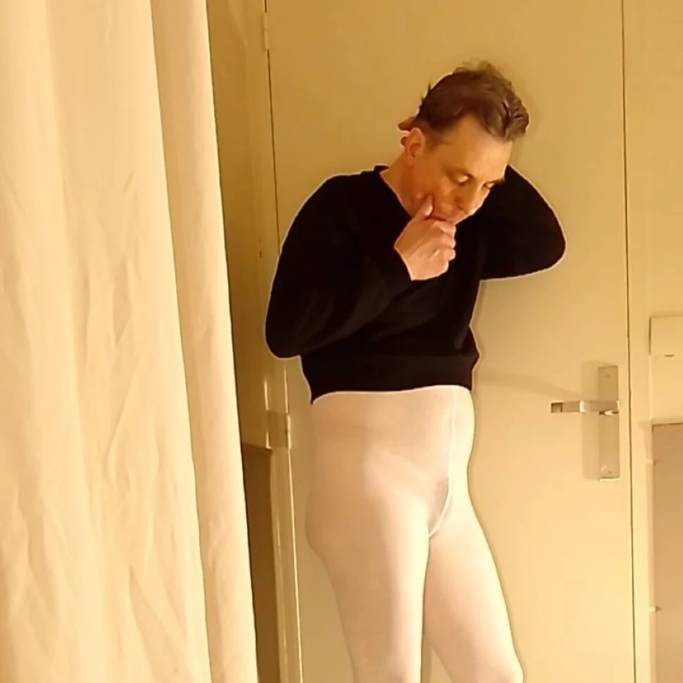 Vzrušení v bílých otevřených punčochách