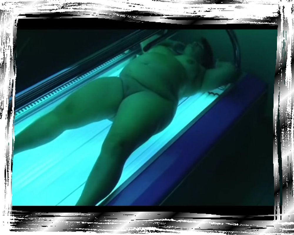 Tanning salon voyeur #3