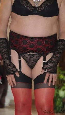 valisere    in sexy panty         