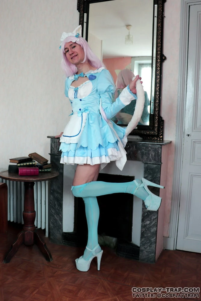 Vanilla playing at the chimney trap cosplay #2