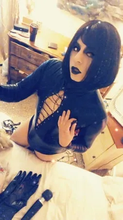 gothic sissy         