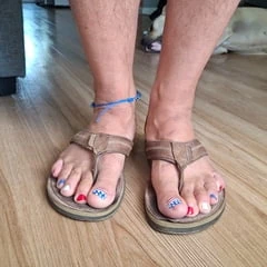 sandals on painted toes