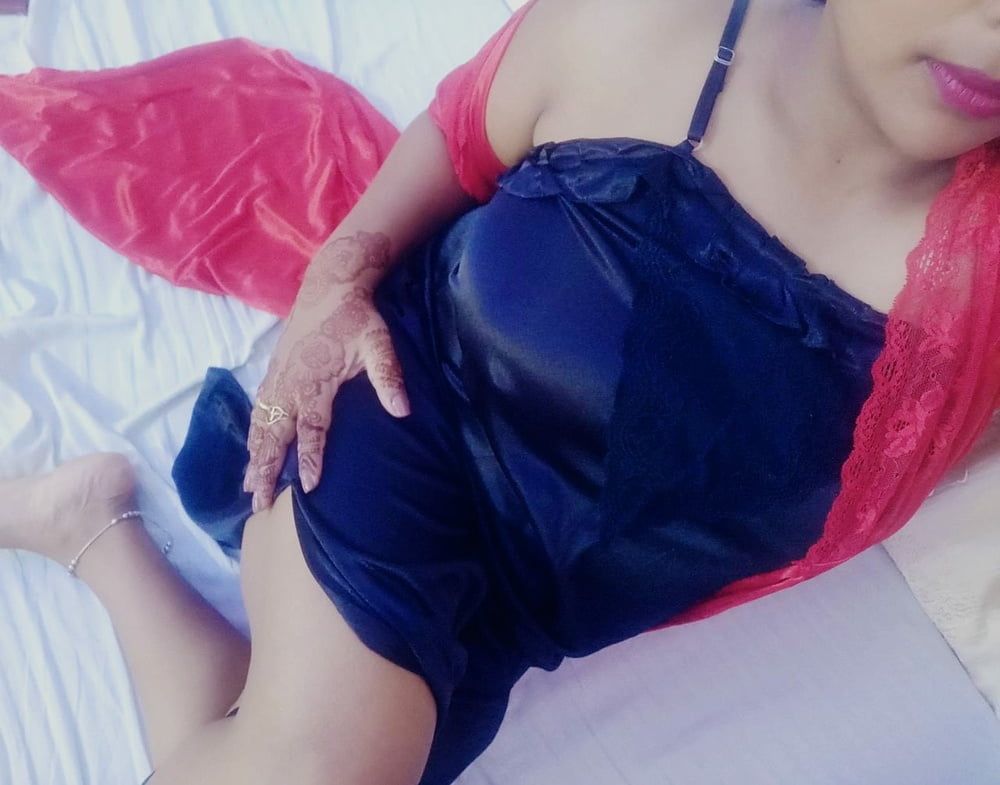 Hot sexy desi girl In India #4