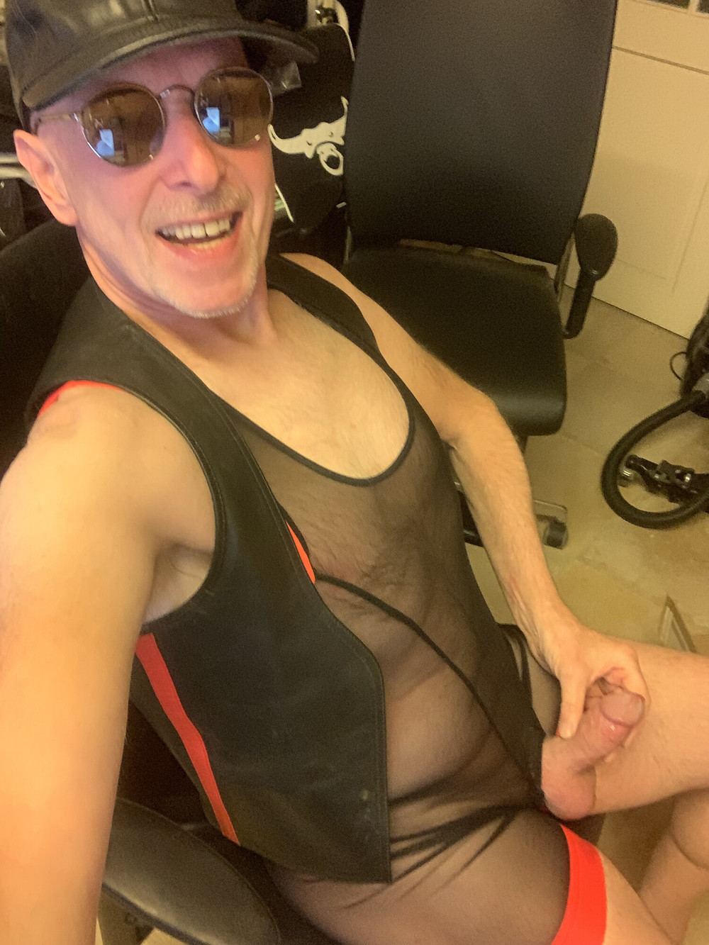 Le patron... le patron ose se montrer... nu ! #13