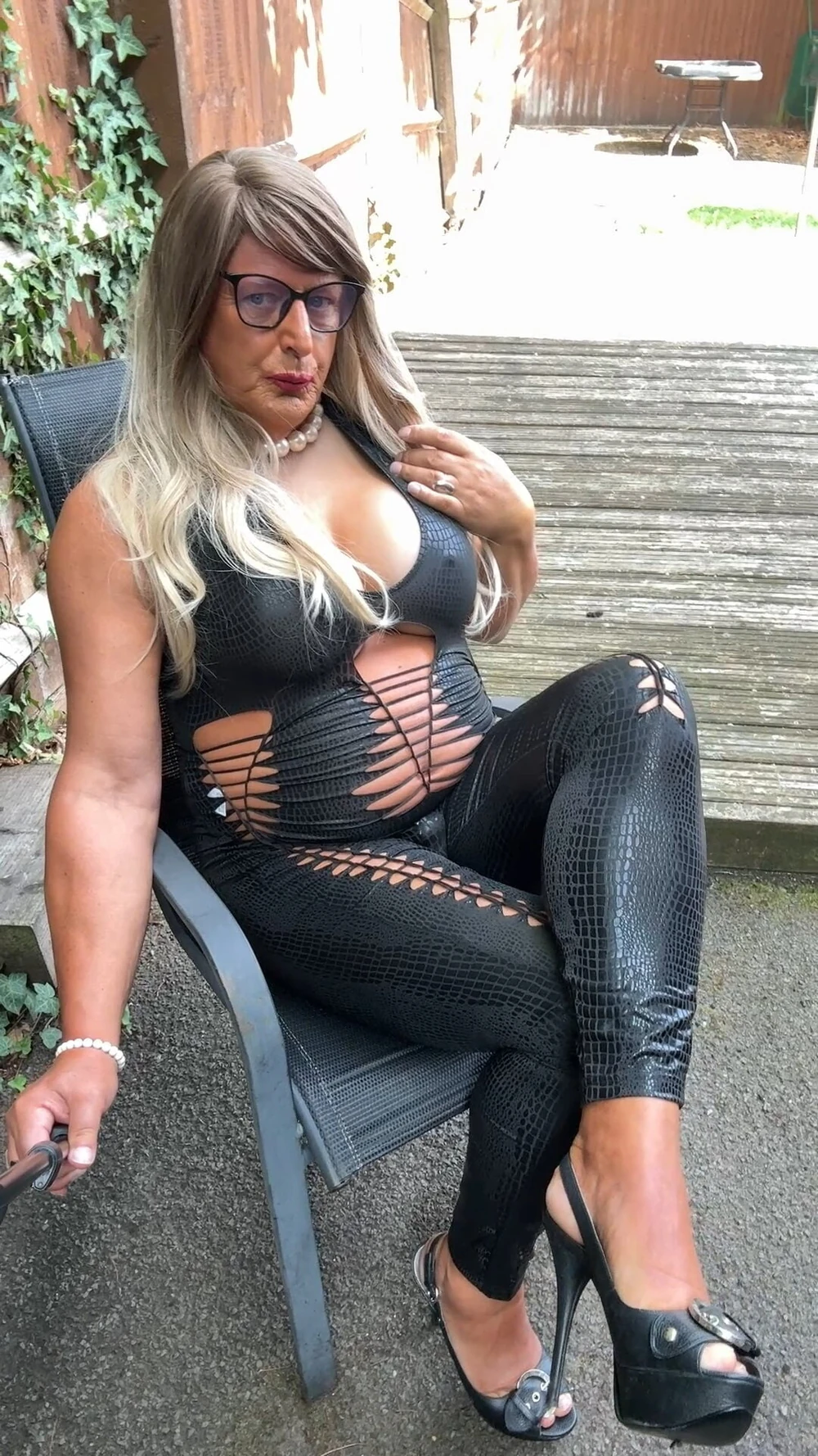 Sexy Crossdresser Kellycd2022 in black pvc and heels  #3