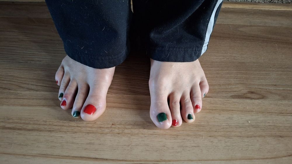 My toes are ready for the holidays  #16