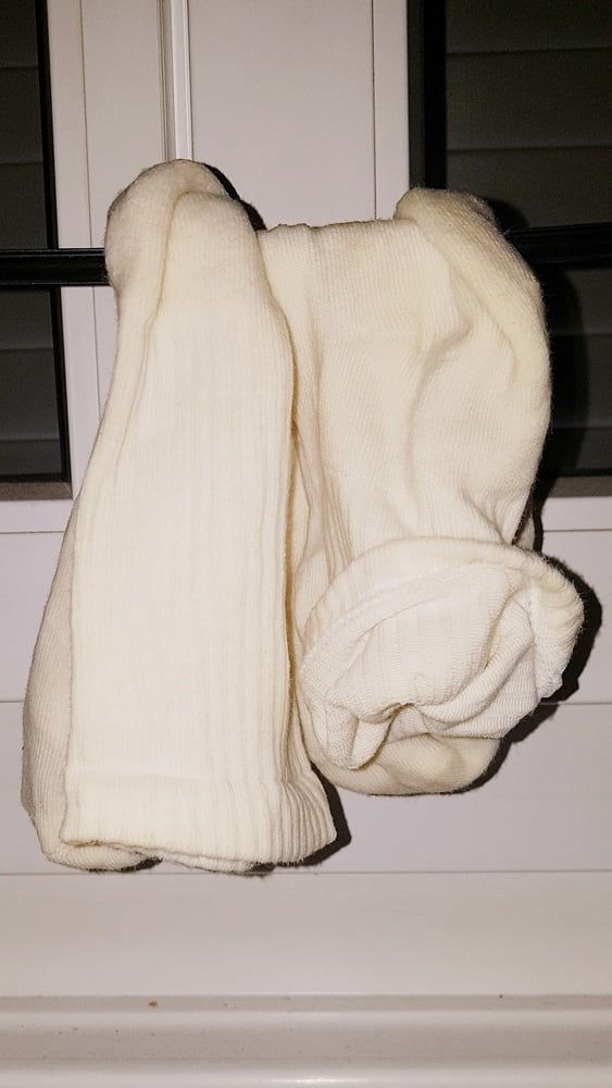 My white Socks - Pee #3