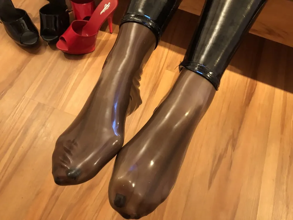 Latex, Heels and Dildo