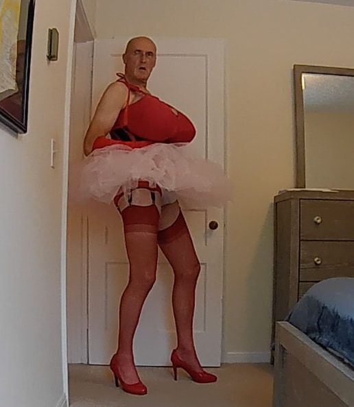 20181107 Pink Tutu and red bra #54