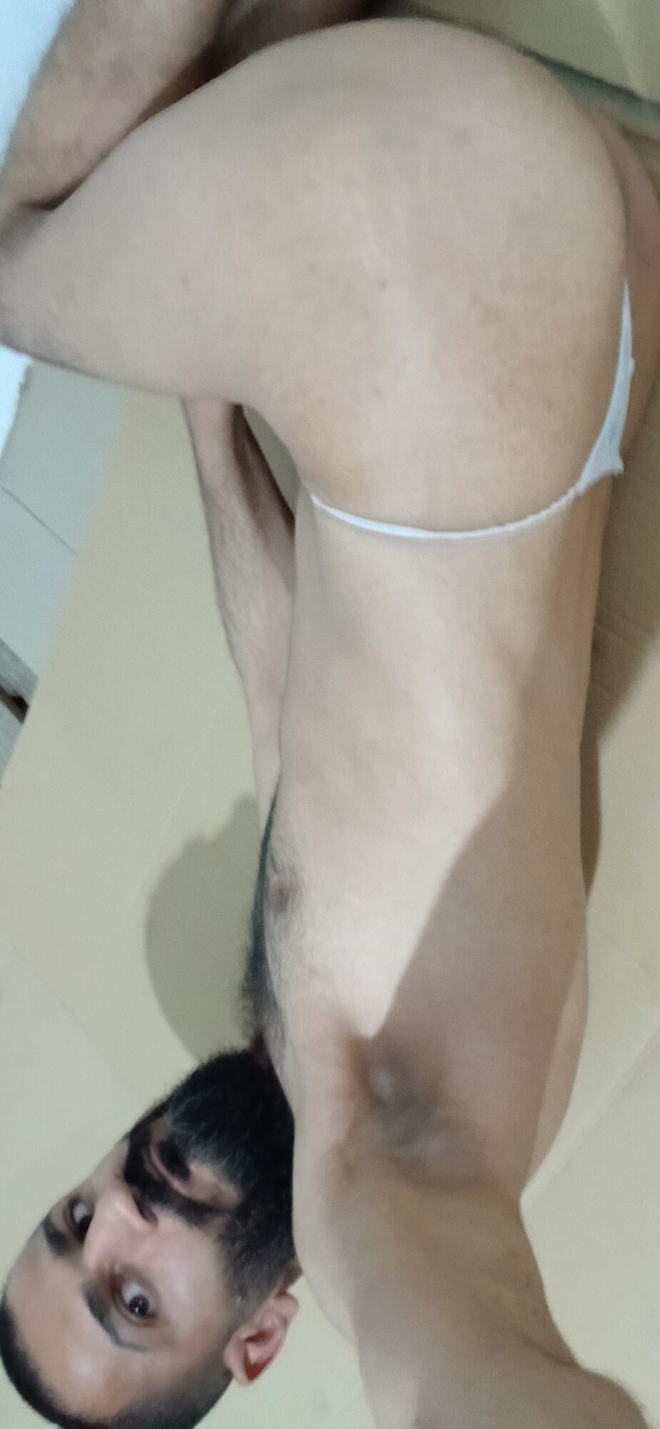 Gay Arab wearing g.sreng at work and taking some sexy pictur #20