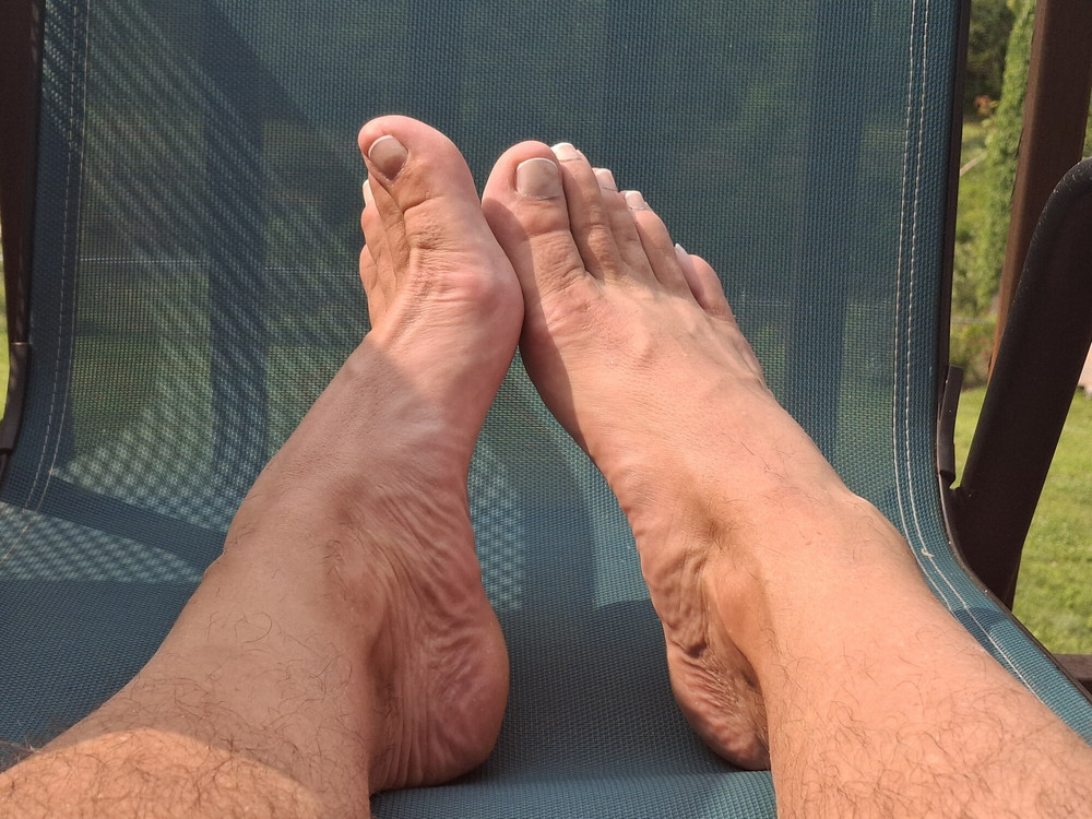 Barefoot with French pedicure #3