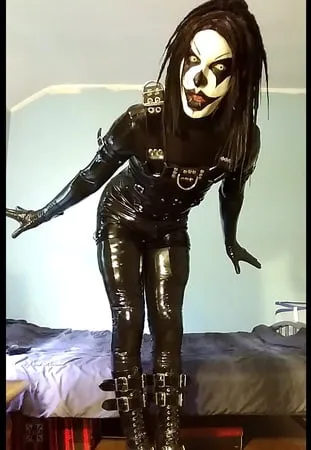 kinky rubber harlequin         