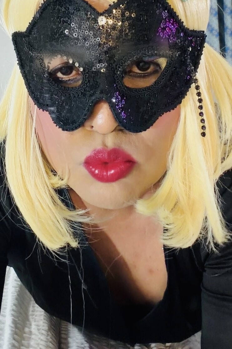 Sissy face latina ready for cock sucking 