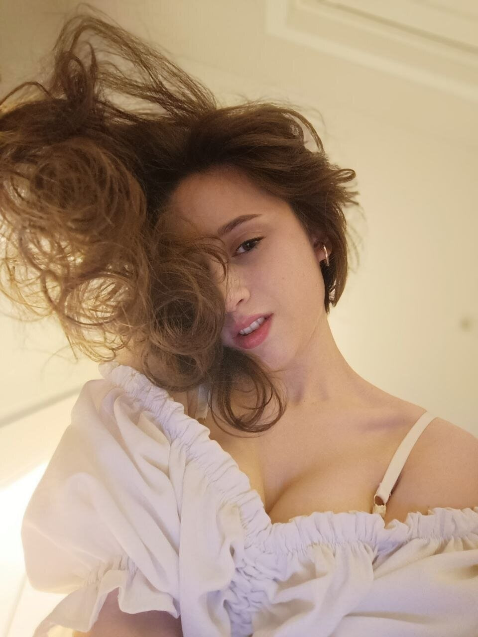 Free Anelysa Morens Photos