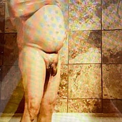 Piggy in shower friends only