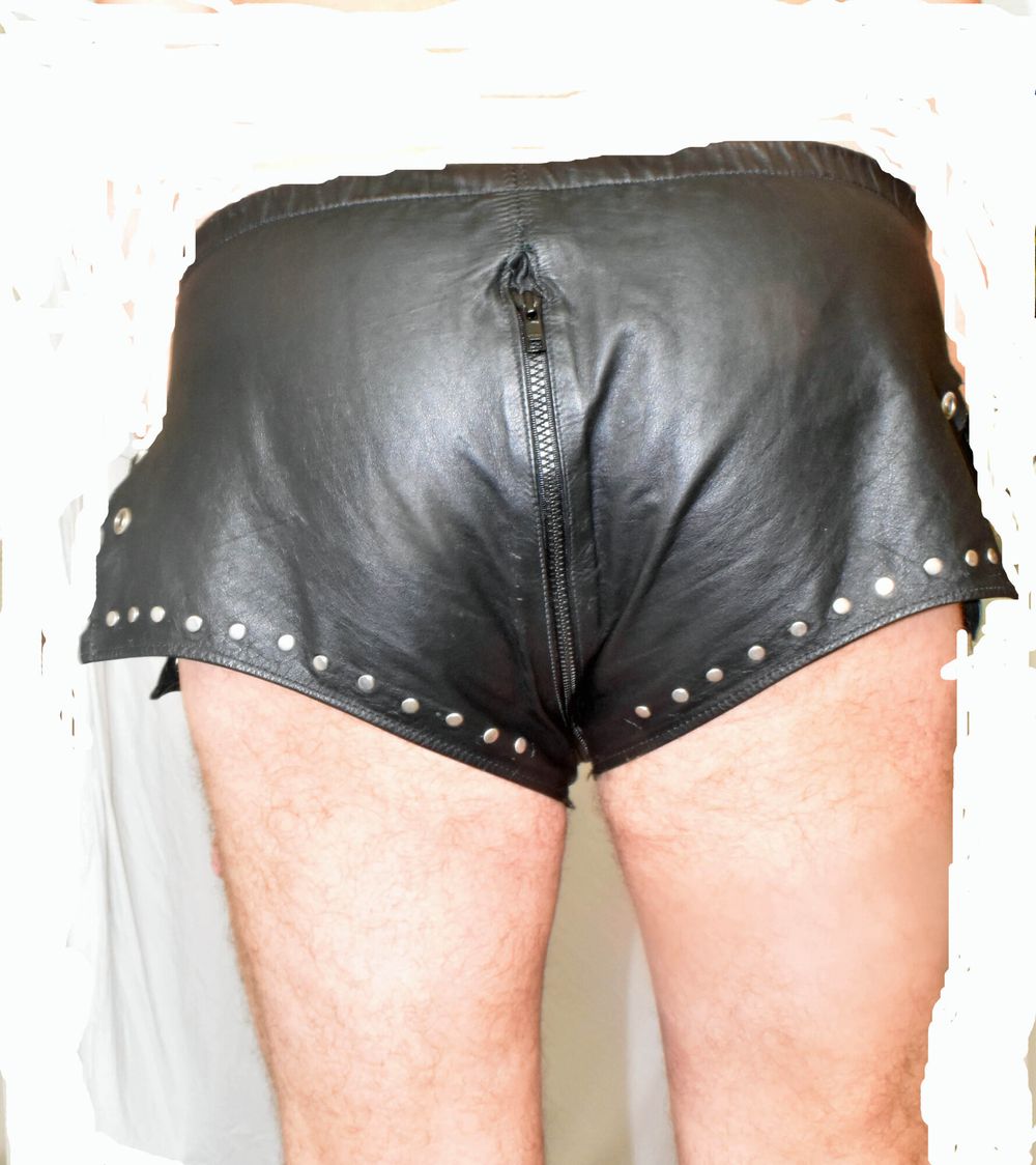 THE HOT LEATHER SEXY ASS IN A TIGHT SEXY LEATHER. #11