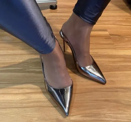 sling pumps and spandex leggings         