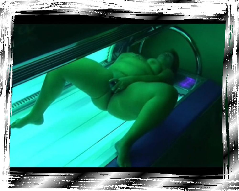 Tanning salon voyeur #10