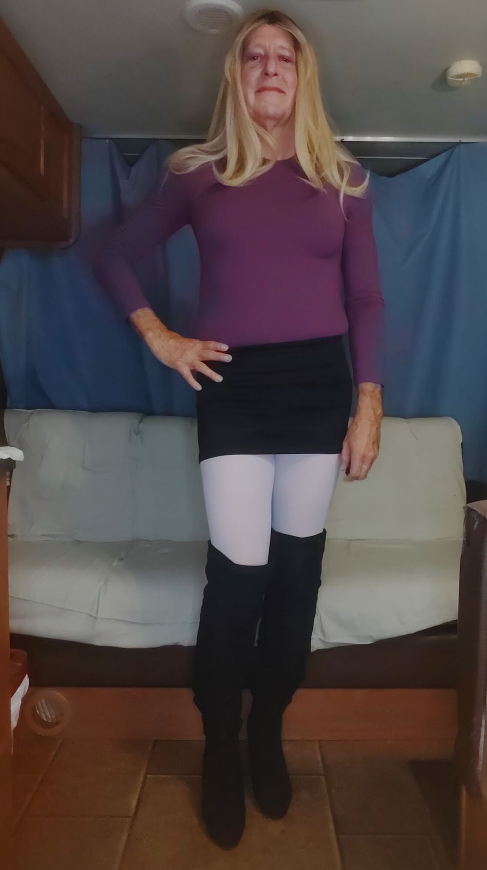 Sissy Anne Dru Brown Modelling Boots and Tights