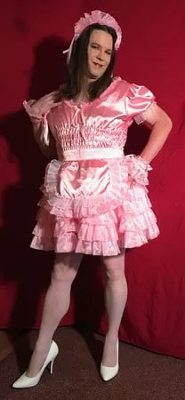 joanie pink sissy maid         