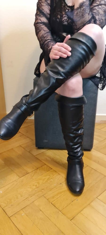 new foot, boots and shoes gallery. #17