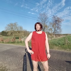 Nicki-Crossdress sexy red Chiffon-Dress Outdoor