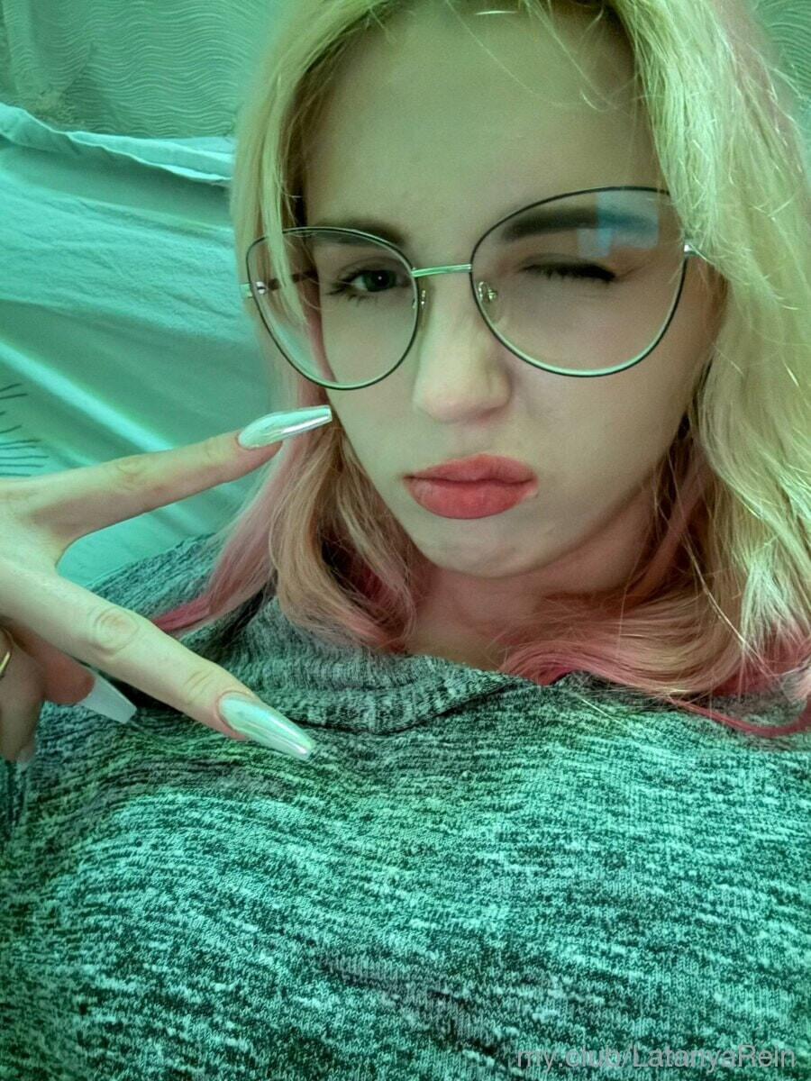 Karolina Free Photos #4