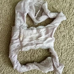 سراويل إيمي القذرة البالية