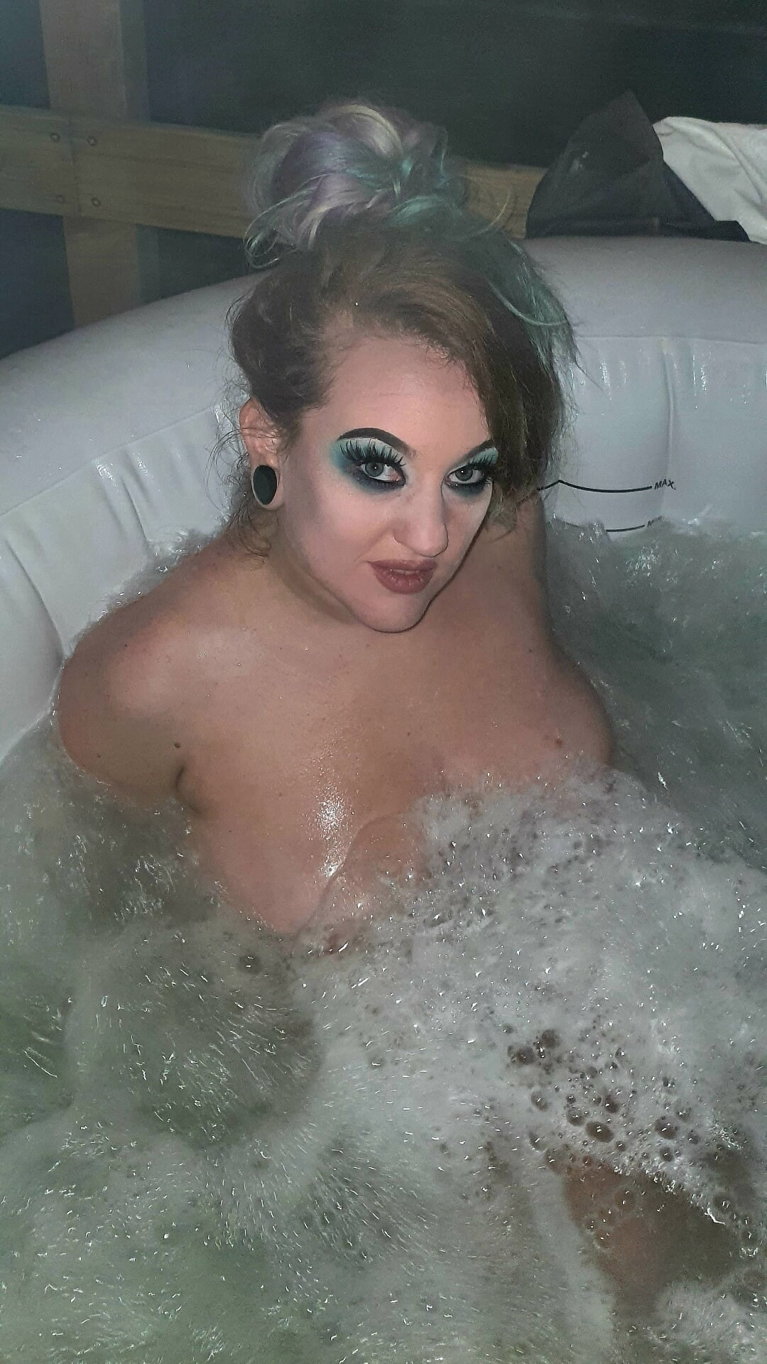 Natural MILF Amy Leaf- Wet night #29