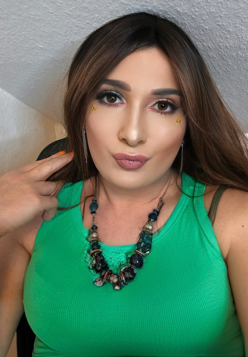 What a queen in green #7