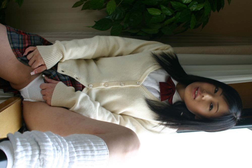 Asian schoolgirl looks for some online exposure #38