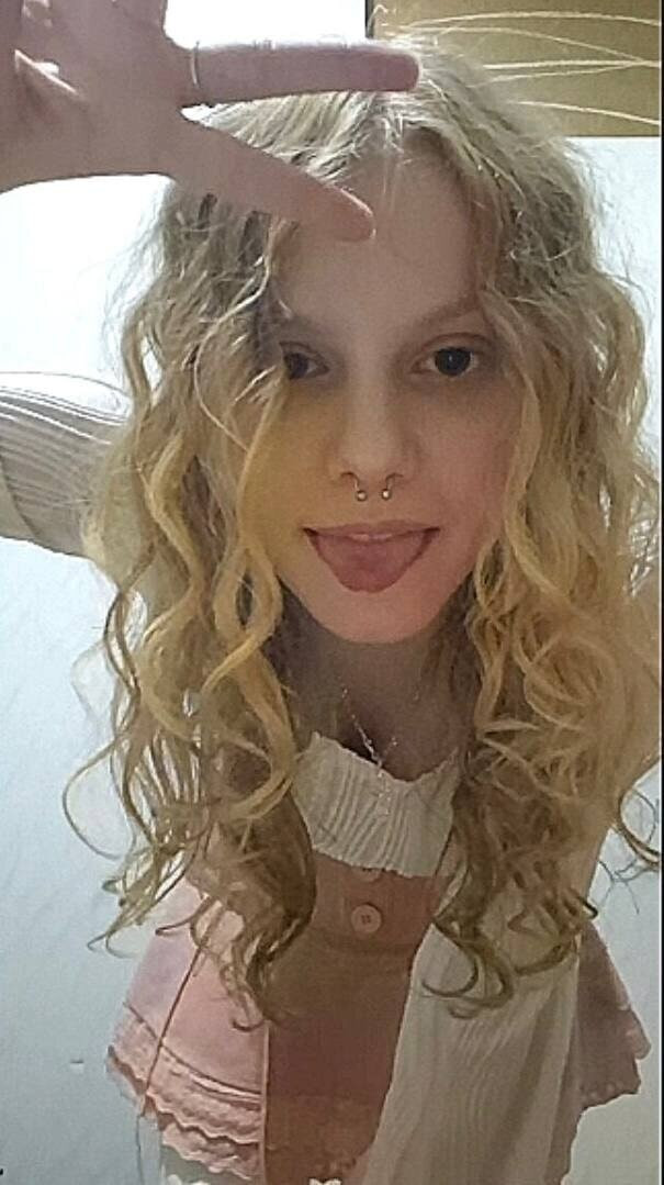 Kira Free Photos #37