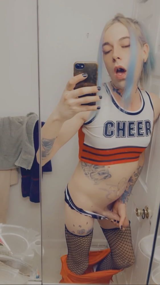 Hot Cheerleader #39