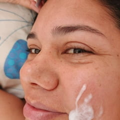 Leche en la cara