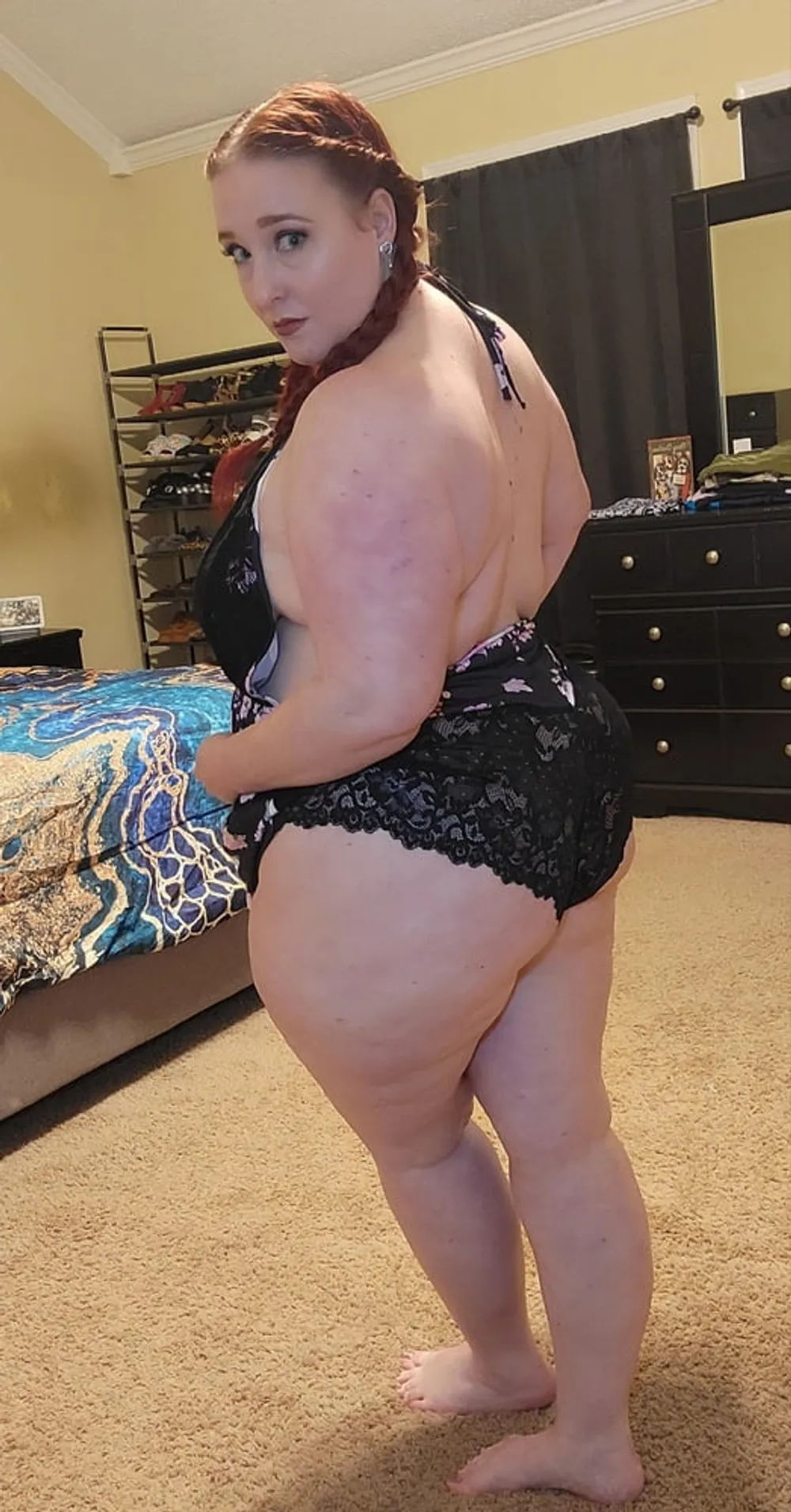 Loving all my curves ;) Check out my onlyfans for more #4