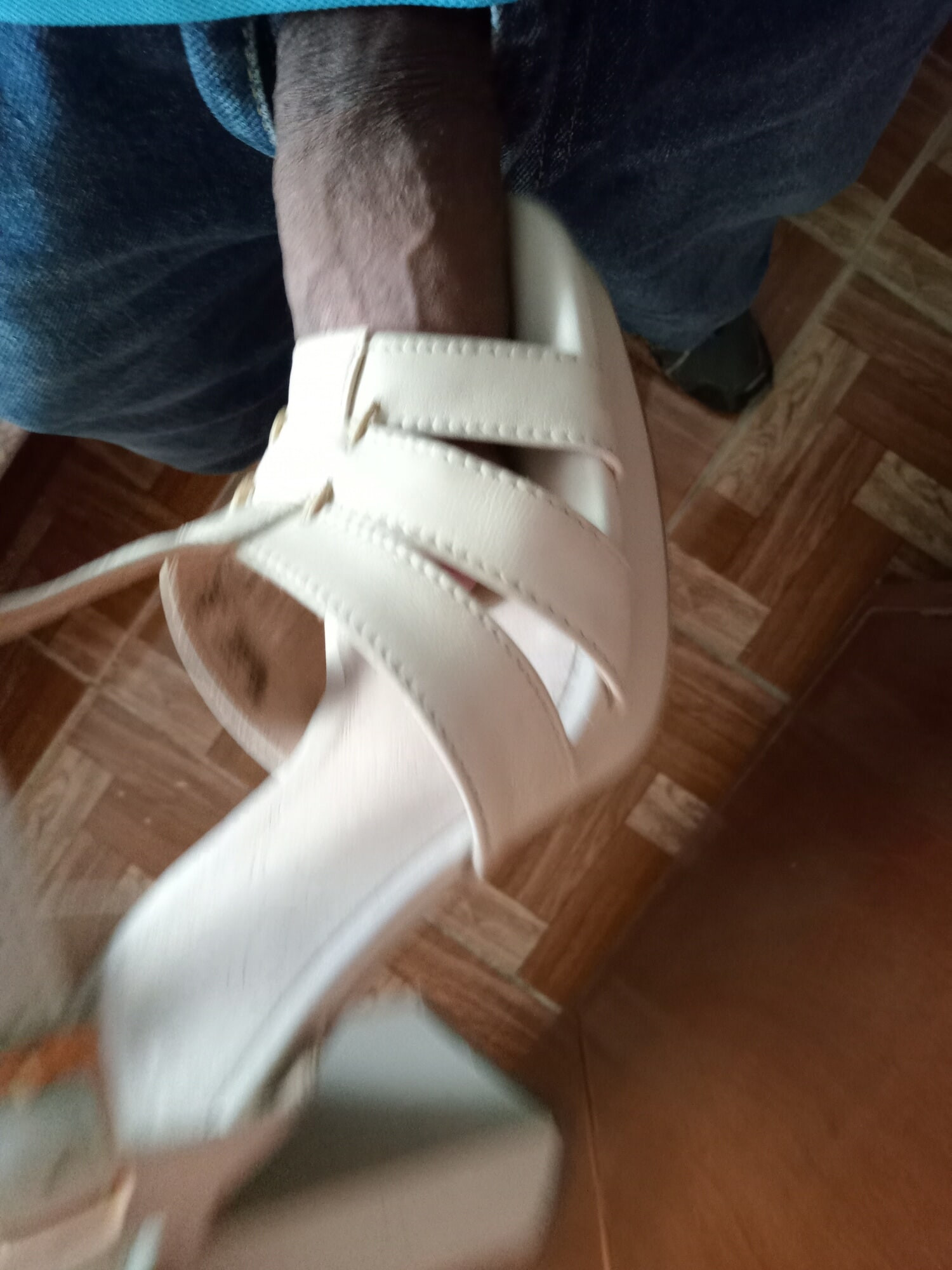 UNA TARDE LLUVIOSA EN LA RECAMARA DE MATILU  Y SUS TACONES #11