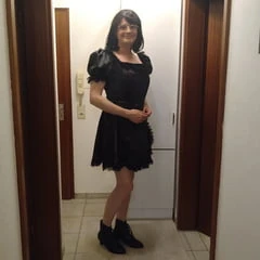 Schwarzes Satin Kleid