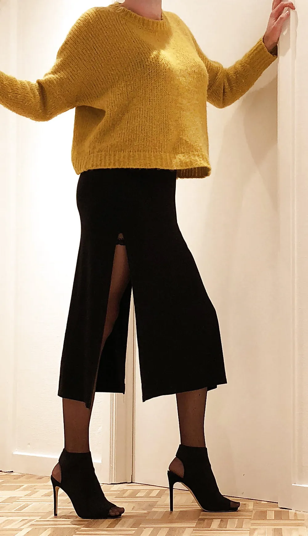 Mustard jumper, black skirt &amp; stay up stockings #6