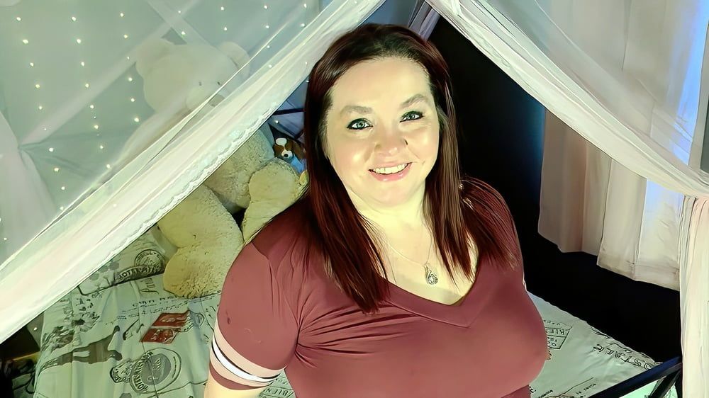 Sexy BBW Pussy Stretcher Dildo Returns