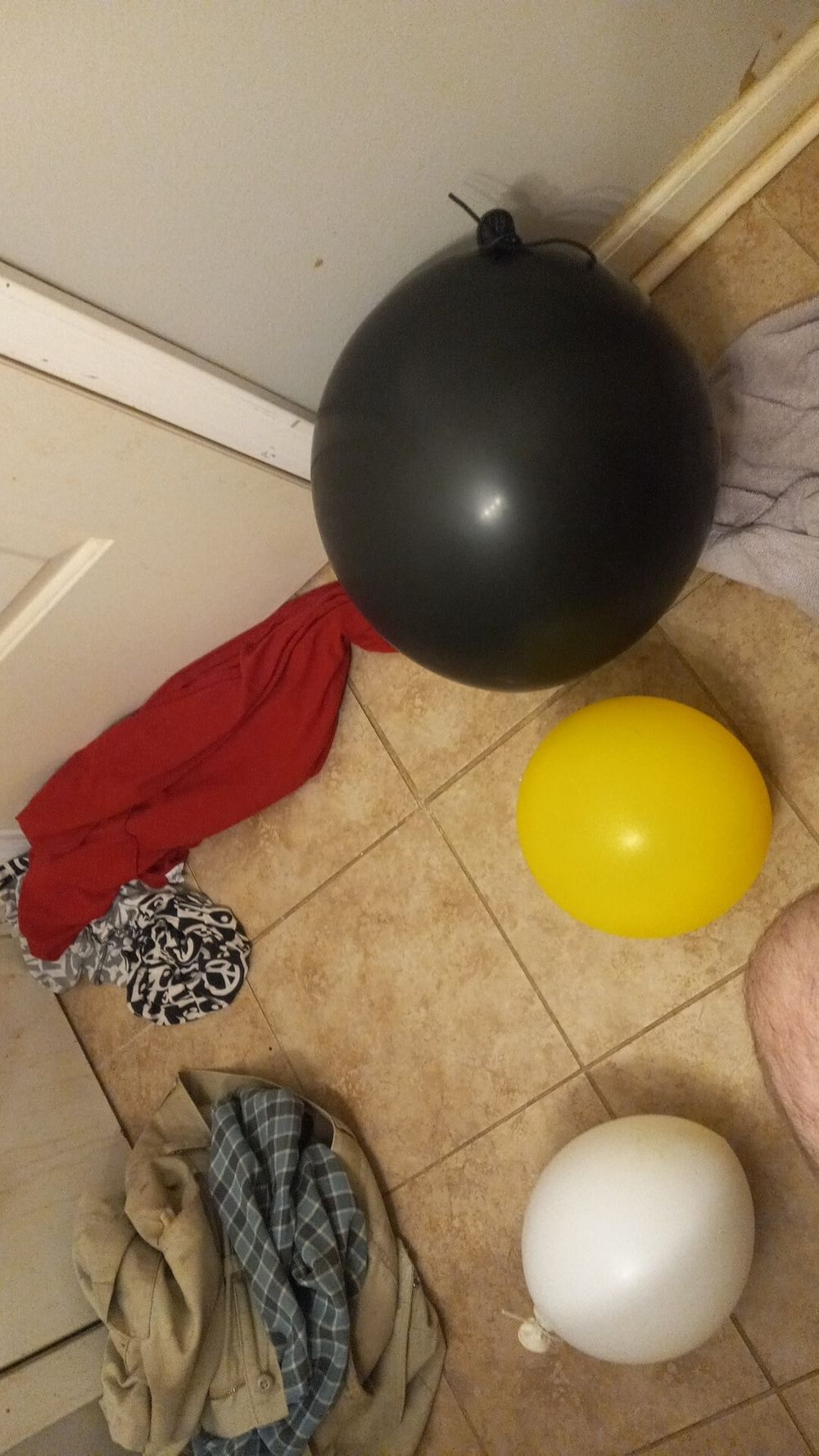 Balloon play time 