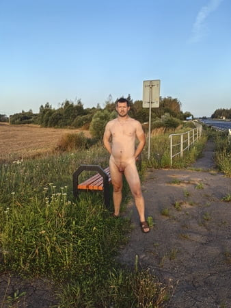 Rus je fotografiran potpuno gol u blizini visoke