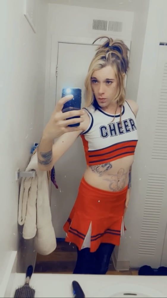 Cute Cheerleader