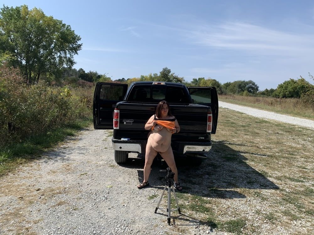 Sexy BBW Outdoor Hitch and Facial Photoset #38